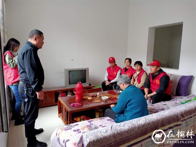 崇文办寨城庄社区中秋节前夕走访慰问贫困户