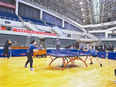 神木靖边篮球乒乓球联谊赛在神木市体育馆举行