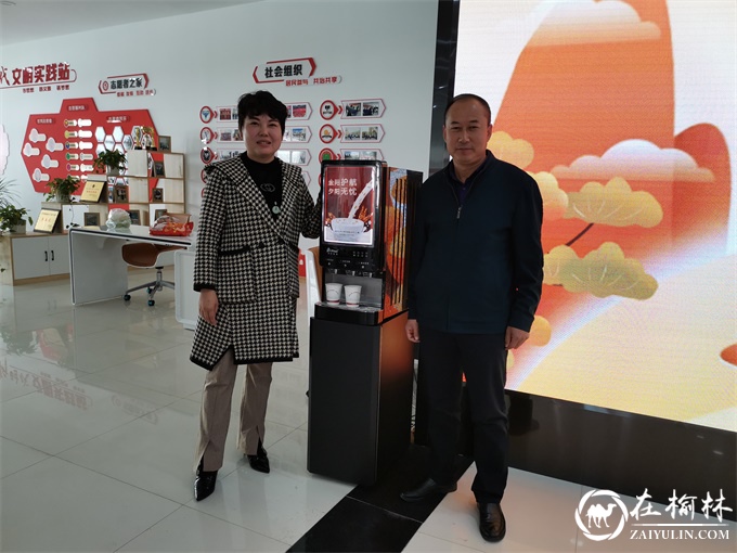 驼峰办金阳社区携手双报单位共同举办重阳节敬老爱老茶话会