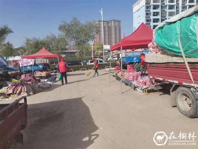 驼峰路街道望湖路社区联合“双报到”单位开展爱国卫生日活动