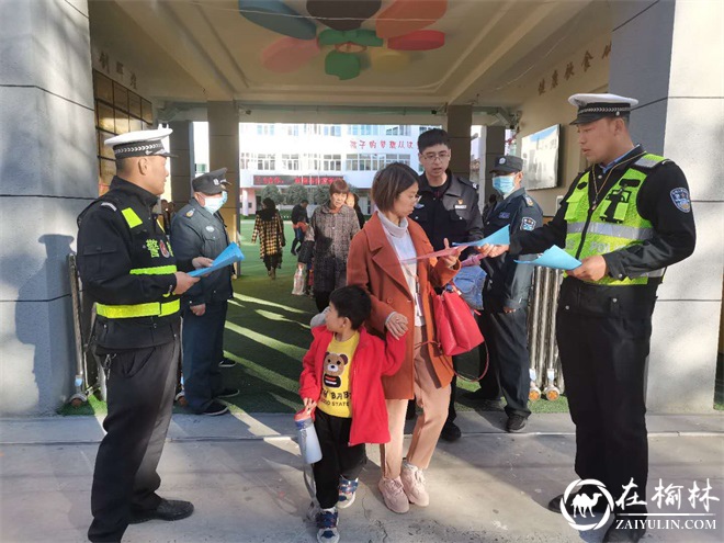 靖边交警全方位加强社区秋冬季交通安全宣传教育