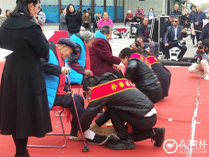 驼峰办桃源路社区举办首届老年文化节