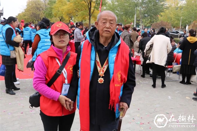 驼峰办桃源路社区举办首届老年文化节