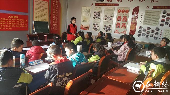 榆阳区航宇路社区幸福禾苗班：绘画的精彩世界