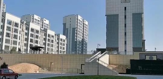 榆林朗阁大福邸小区新装房暖气管漏水,施工方:愿意赔偿部分费用