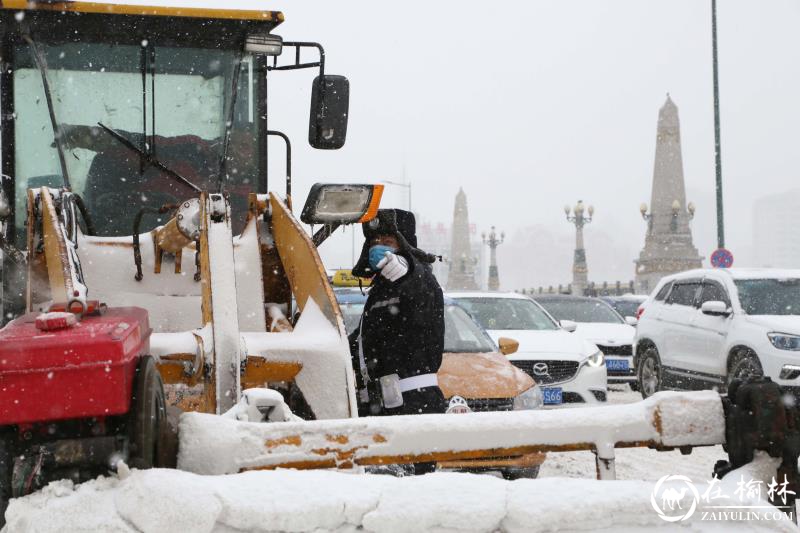 多警联动，浴“雪”奋战！冰城公安全力抗击暴雪保民安