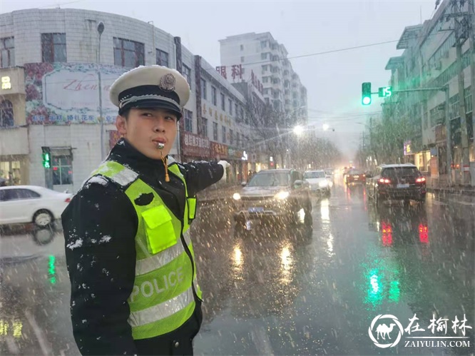 风雪中，靖边交警温暖了这座城！