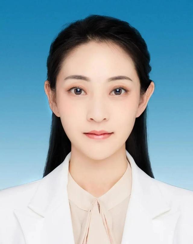 榆林靖边美女冯曦拟任省总工会网络中心主任