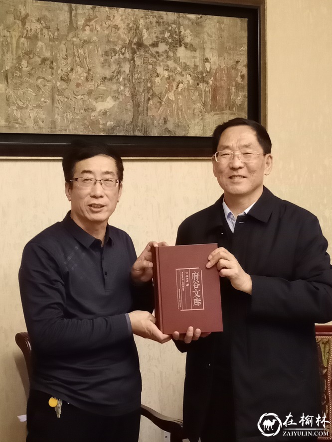 府谷保德两地作家开展文学采风交流活动：讲好黄河故事