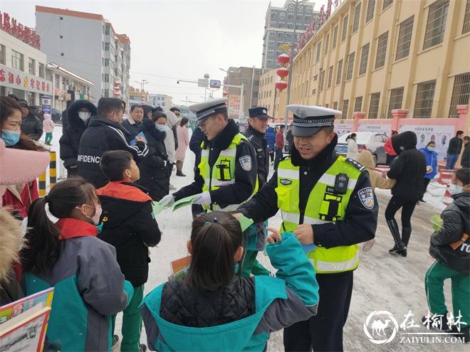 “122交通安全宣传日”榆林靖边交警交通安全宣传“遍地开花”