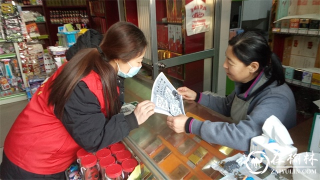 驼峰路街道长虹路社区开展“厉行节约，从我做起”宣传活动