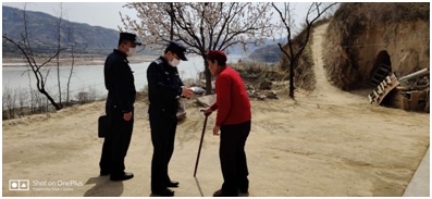 绥德公安新警故事：调解群众矛盾，多聊几次，聊多了矛盾就化解了……