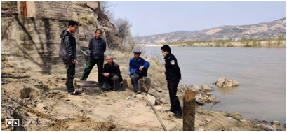 绥德公安新警故事：调解群众矛盾，多聊几次，聊多了矛盾就化解了……