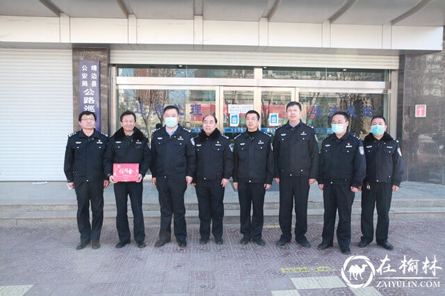 李学恩副县长春节前走访慰问基层所队和离退休老同志