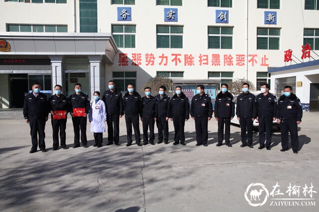 李学恩副县长春节前走访慰问基层所队和离退休老同志