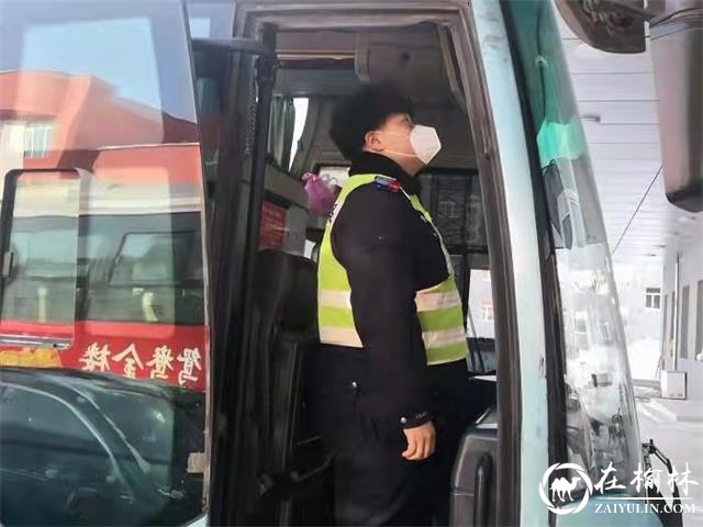 黑龙江省克山县交警强化春运客运管理，推进辖区“首季攻势”行动