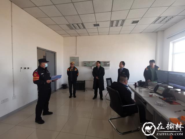 乌审旗南站派出所开展反电信网络诈骗宣传活动