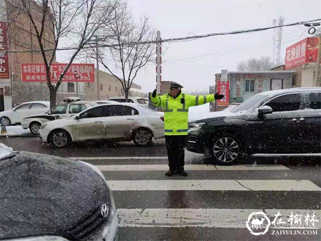 战风、战雪，靖边交警不退缩！