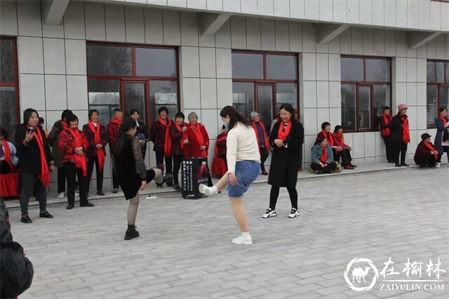 神木市大保当镇高海畔村开展丰富多彩活动庆祝“三八”妇女节