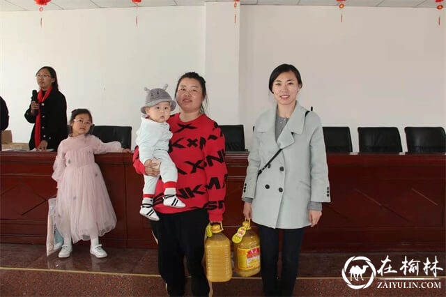 神木市大保当镇高海畔村开展丰富多彩活动庆祝“三八”妇女节