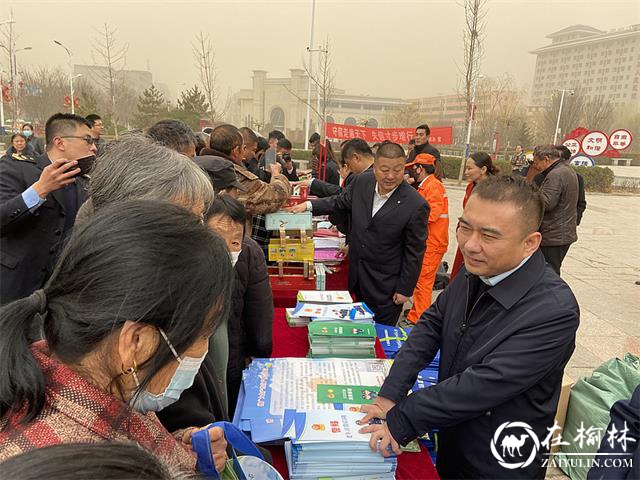 子洲县开展纪念“3·15国际消费者权益日”宣传活动