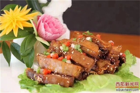 阳春三月到汉中市晴雪香苑生态园林赏梨花品美食