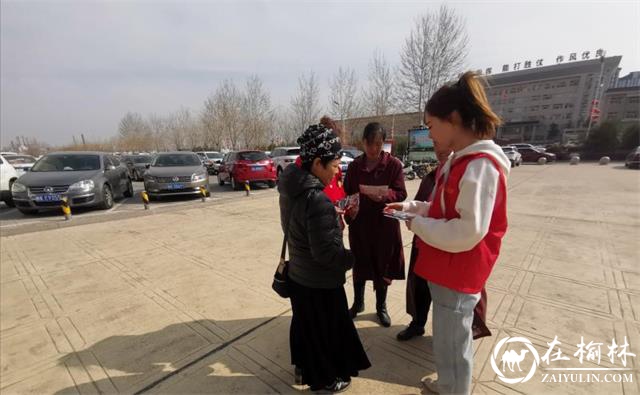 明珠路街道办建业路社区联合榆林第一医院开展爱心义诊进社区活动