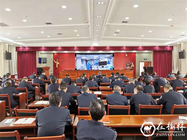 绥德公安组织党员干部观看《榜样5》专题节目