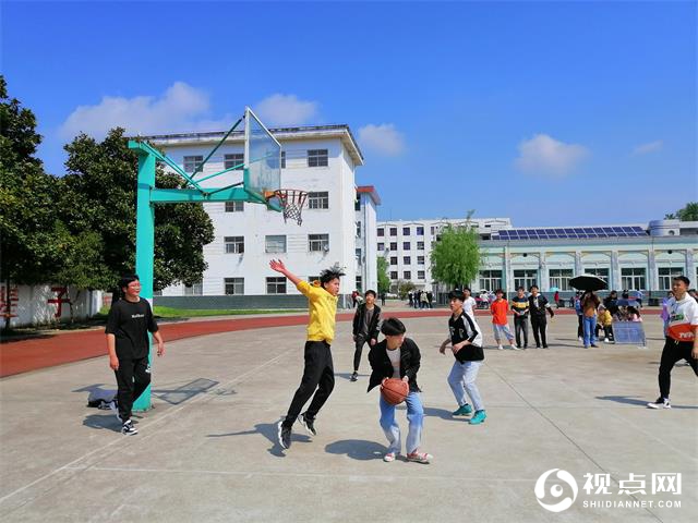 汉中市西乡县隆基中学举行春季趣味运动会