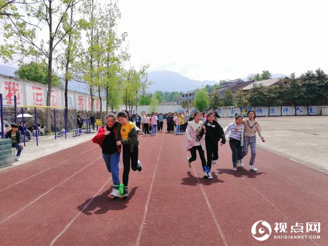 汉中市西乡县隆基中学举行春季趣味运动会