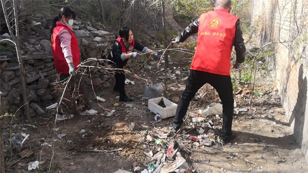 新明楼街道灵秀街社区：整治环境卫生，共建美丽家园