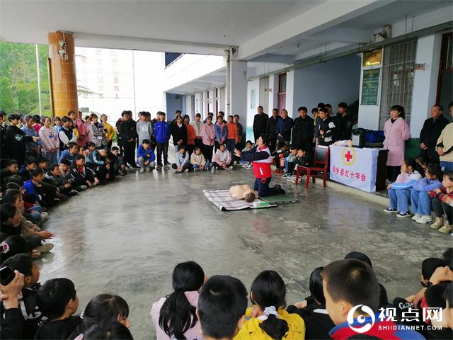 汉中市西乡县隆基中学举行红十字会急救知识培训