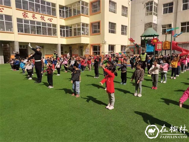 靖边县：交警爸妈进课堂，交通规则记于心