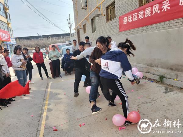 榆阳区崇文路街道春苑社区开展“我为党旗添光彩”系列创新志愿服务活动