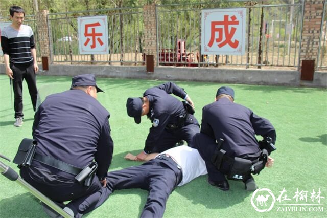 清涧公安乐堂堡派出所开展校园防恐防暴演练进校园活动