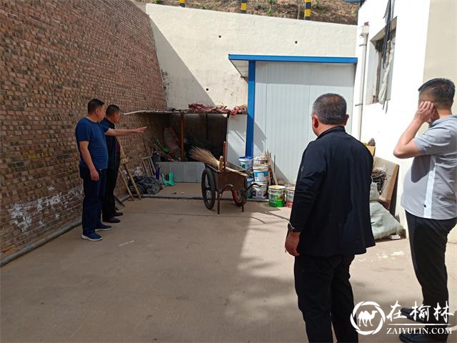 榆林市公路局督导古城滩超限站创卫复审准备工作