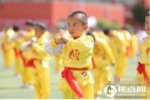 子长市首届幼儿武术千人展演在秀延初级中学隆重举行