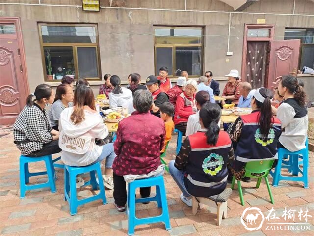 榆阳区崇文办学院社区召开巷道治理茶话会话和谐，促服务