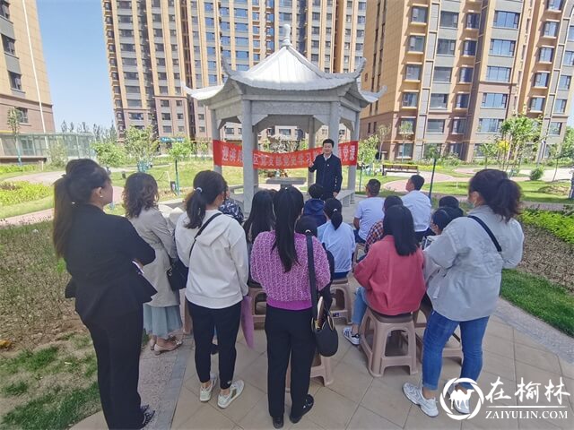 崇文路街道迎滨路社区党支部开展“党史学习教育进小区”活动