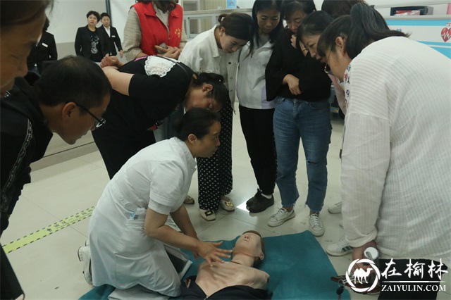 我为群众办实事|榆阳区金榆社区：健康讲座进社区 义诊活动暖人心