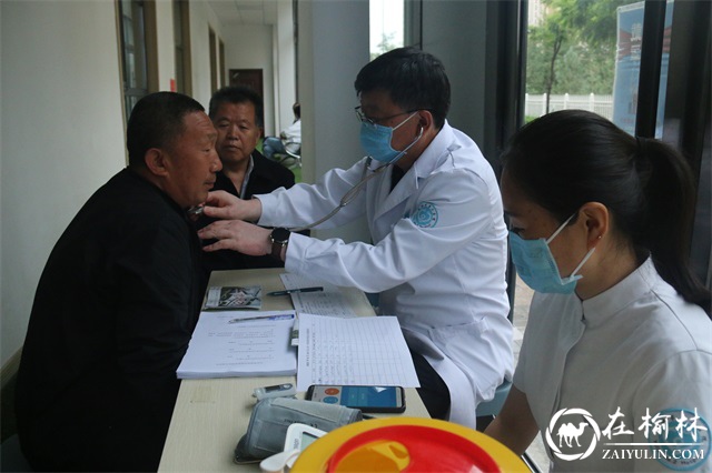 我为群众办实事|榆阳区金榆社区：健康讲座进社区 义诊活动暖人心