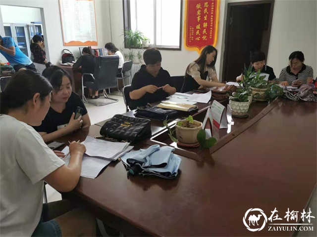 崇文办芹涧路社区：督促疫苗接种，社区工作人员周末“不打烊”