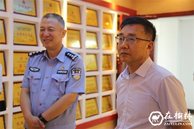 绥德县市场监督管理局周念龙一行观摩县局党建工作