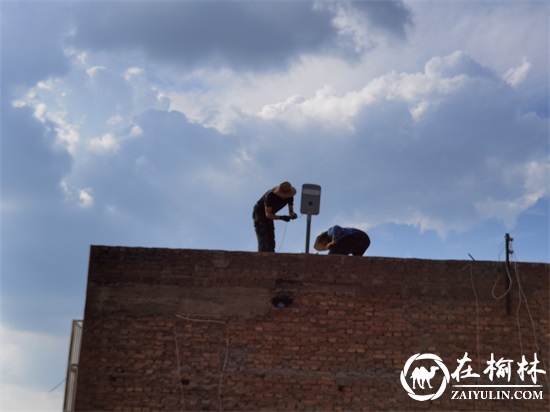 榆阳区新明楼街道：社区为民办实事，安装路灯暖人心