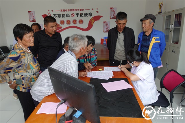 神木市卫生健康局开展新冠疫苗流动接种工作为民服务暖人心