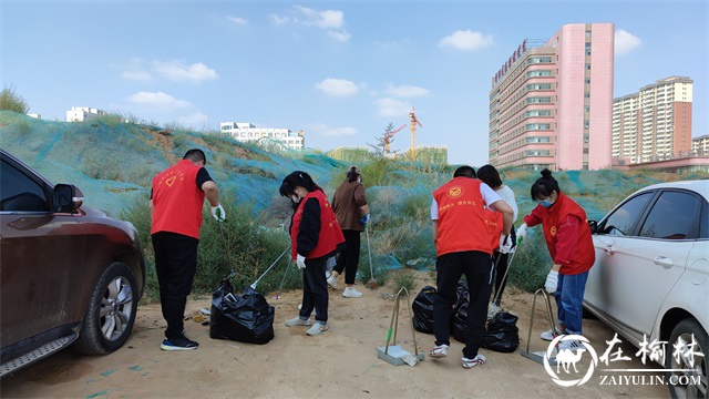 榆阳区驼峰办望湖路社区开展“清洁家园靠大家”主题活动