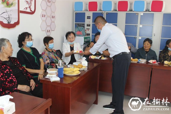 榆阳区鼓楼街道二里半社区：中秋佳节齐团圆，文明城市共创建