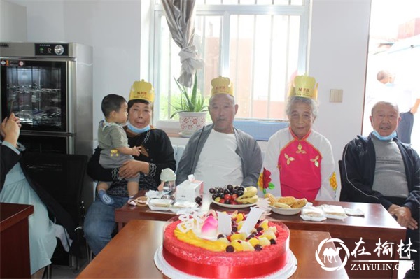 榆阳区鼓楼街道二里半社区：中秋佳节齐团圆，文明城市共创建