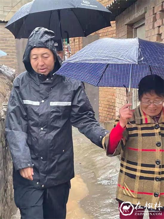 清涧公安：风雨同舟“警”相随，防汛抢险冲在前