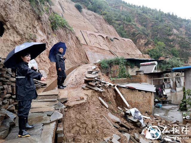 清涧公安：风雨同舟“警”相随，防汛抢险冲在前